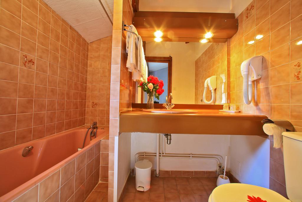 Le Clos Grand Pradines  Buitenkant foto