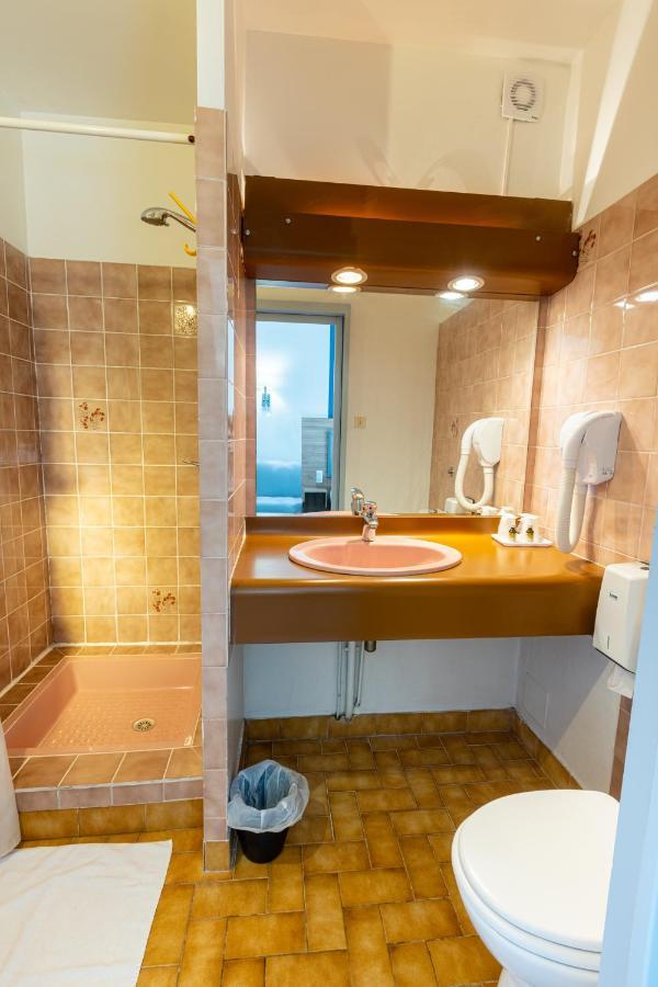Le Clos Grand Pradines  Buitenkant foto