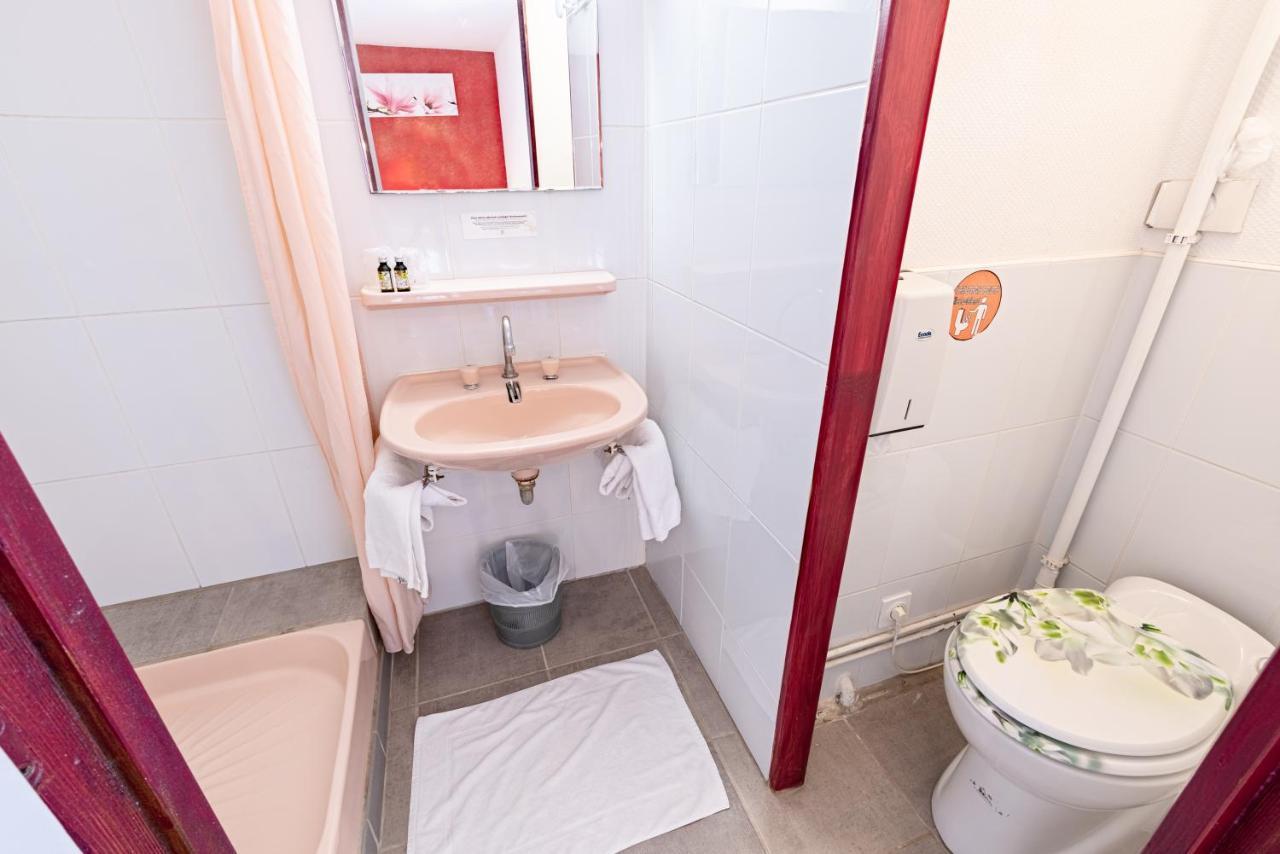 Le Clos Grand Pradines  Buitenkant foto
