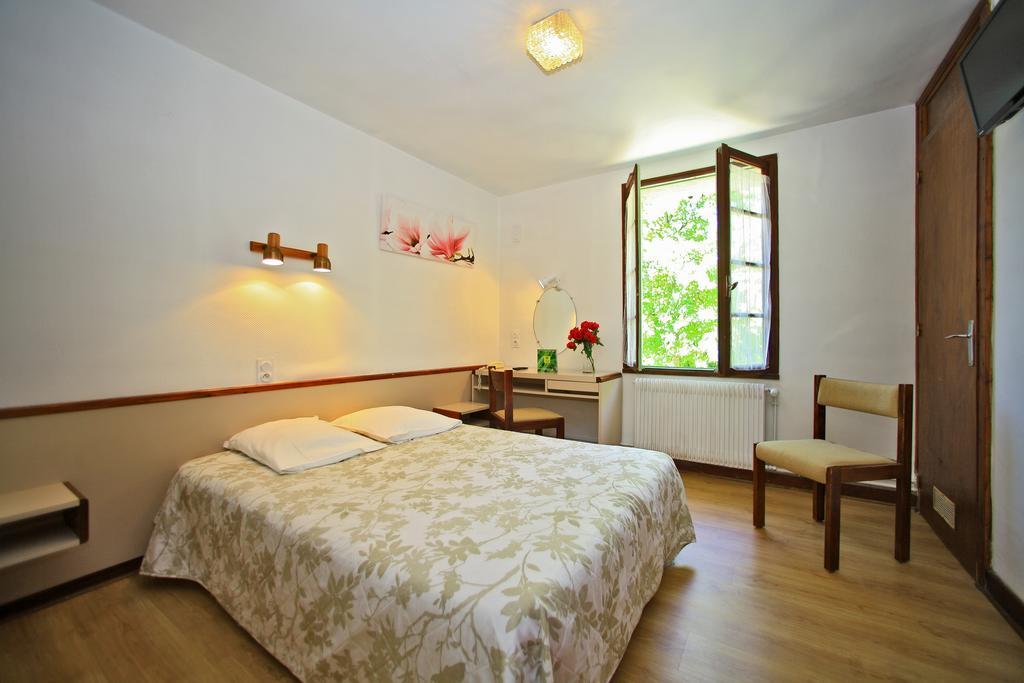 Le Clos Grand Pradines  Buitenkant foto